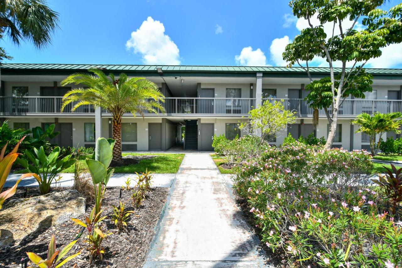 Sarasota Cay Club #612 - Heated Pool, Bunk Beds, Huge Tv, Tiki Bar, More! South Bradenton Buitenkant foto