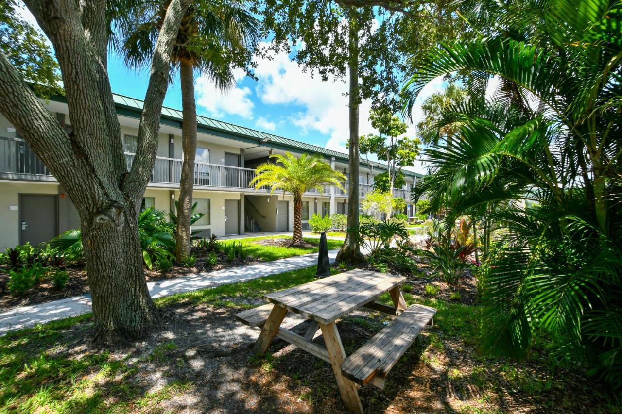 Sarasota Cay Club #612 - Heated Pool, Bunk Beds, Huge Tv, Tiki Bar, More! South Bradenton Buitenkant foto